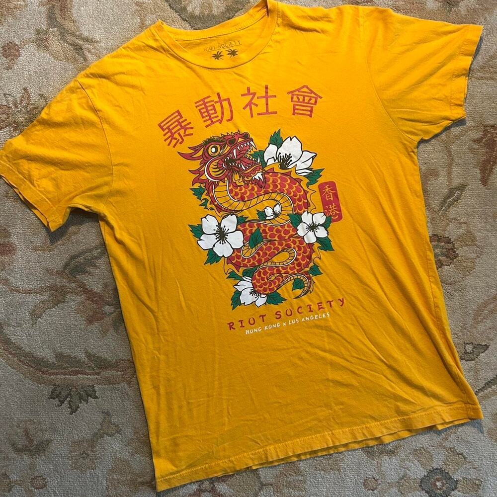 Riot society dragon graphic tee